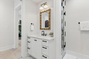 Pelicans Perch TC 6203