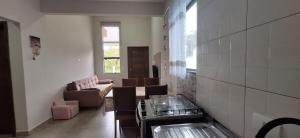 Prehenn Beach House com Piscina