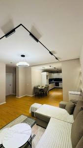 Gloria New Bazaar Apartment