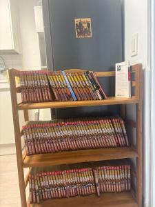 A comfortable high-end ramji house near Shingil Station, 15 minutes on foot from Yeouido, with the famous detective Conan