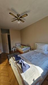 Fully Equipped Bright Apartment Close to Transport