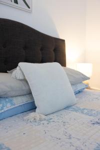 Zen Escape Guest House " Location 2" - Three listings - Nooky studio, Serene Loft, Chillax Rest, Zen Garden Tiny Home