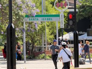 Modern Apt with Terrace and Gym Steps to Metro & Parque Bustamante