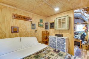 Hike the Ouachitas! Remote Mtn Hideaway with Trails