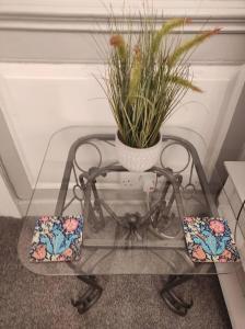 Herry is vaiting for guest