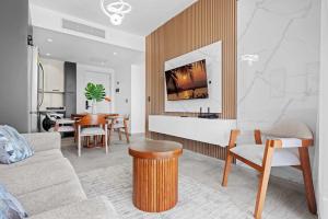 The Towers G406 Nok Fantastic 2BR Apartment by Vistacana Rentals