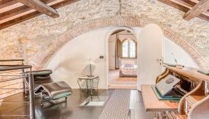 Charming Tuscan Villa Borgo Il Massera