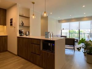 Modern 2BR with Balcony in San Isidro