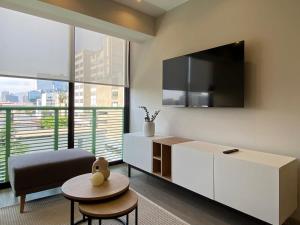 Modern 2BR with Balcony in San Isidro