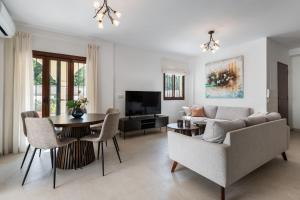 Puente del Miso by Oasis Properties