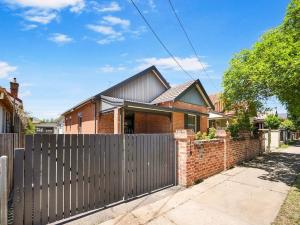 Stewart Retreat - Near CBD, Large Alfresco Area