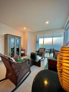 Apartamento de 3 Habitaciones Vista al Mar