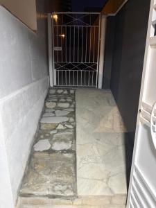 Casa de Fundo Equipada e quintal com separação