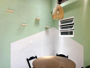 Casa à 300 metros da PRAIA com PISCINA, CHURRASQUEIRA e 2 VAGAS DE GARAGEM!