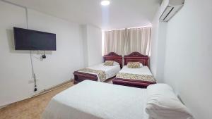 Apt 3 rooms Laguito Cartagena 1 block from the beach