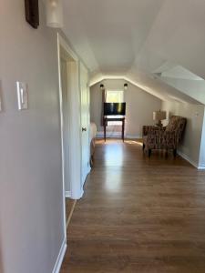 Elizabeth Loft 1BR Parking Central