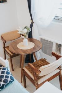 Stefan Staycation @ Azure North