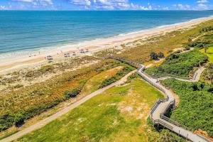 Beautifully updated condo in Amelia Island Plantation with balcony & pool