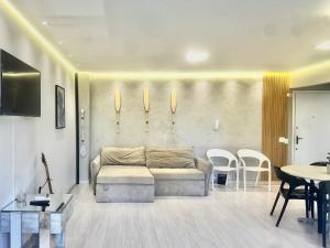 Lindo Studio Pitangueiras Guarujá 1 quadra Praia