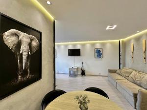 Lindo Studio Pitangueiras Guarujá 1 quadra Praia