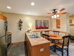 Red Hawk Lodge 2242 by SummitCove Lodging in Colorado