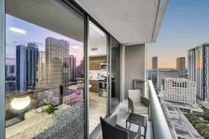 Modern Studio City Views