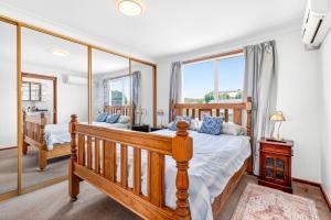 Goulburn Stay with Garden Views & Comfort