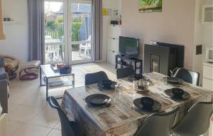 2 Bedroom Lovely Home In Westende