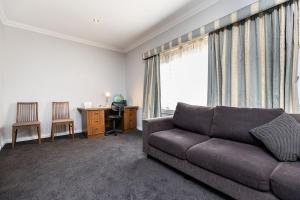 Spacious Central Stay on Olive
