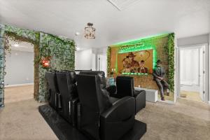 Resort Lazy River Themed 9BR Close to Disney