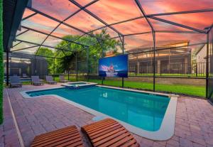 9BR Themed Movie Theatre Close to Disney World