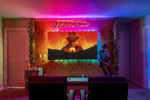 9 bedroom Villa Themed Rooms Game Room Movie