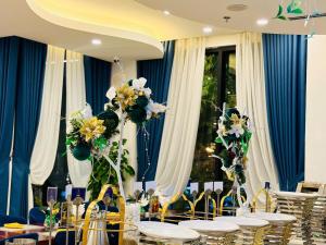 SANDALS ISLAND HOTEL