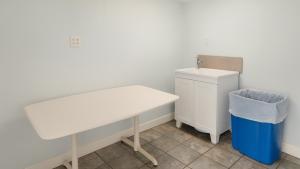 Gated 2 Double Bed Studio with Full Kitchen 108