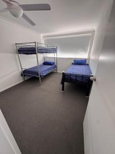 Mummas Hostel Surfers Paradise - 18 to 40 years old - Passport Only