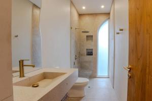 Stylish 2BR with Rooftop Jacuzzi in Canggu