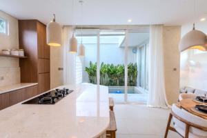 Stylish 2BR with Rooftop Jacuzzi in Canggu
