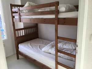 Fort Mahon Plage : Appartement 3 Chambres à 200m de la Plage avec Balcon et Parking - FR-1-482-163