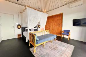 Charushela spacious backyard 6 BR Private Pool Villa ZN398