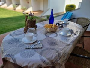 Apartamento con terraza a 400m de la playa de Riells - HISP-236-184