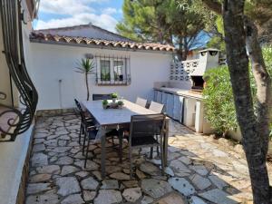 Casa en LEscala con piscina privada y aire acondicionado, cerca de la playa - HISP-236-18