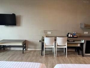 QQQ hotel type room Empire Damansara