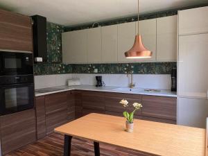 Idyllic vacation home with lakeview