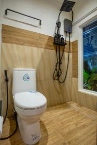 Villa Liwanag Entire 2BR Home, 5 Mins to Calle Crisologo, Parking