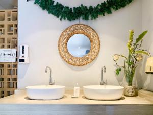 Urbanview ANT Living near Jalan Slamet Riyadi Solo