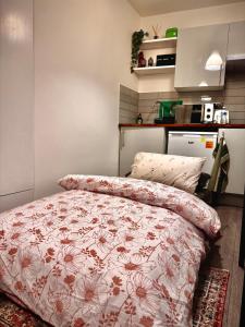 Best Situated Studio - Finsbury Park Station!