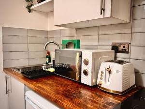 Best Situated Studio - Finsbury Park Station!