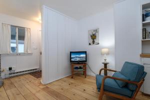 6 Village Edge condo