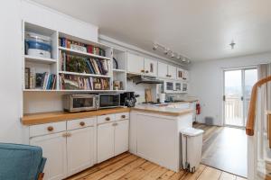 6 Village Edge condo