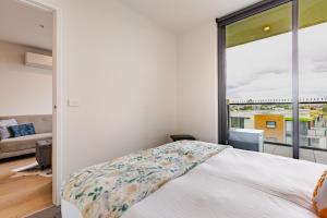 Modern 7th floor Flat, Parking, Convenient, Quiet